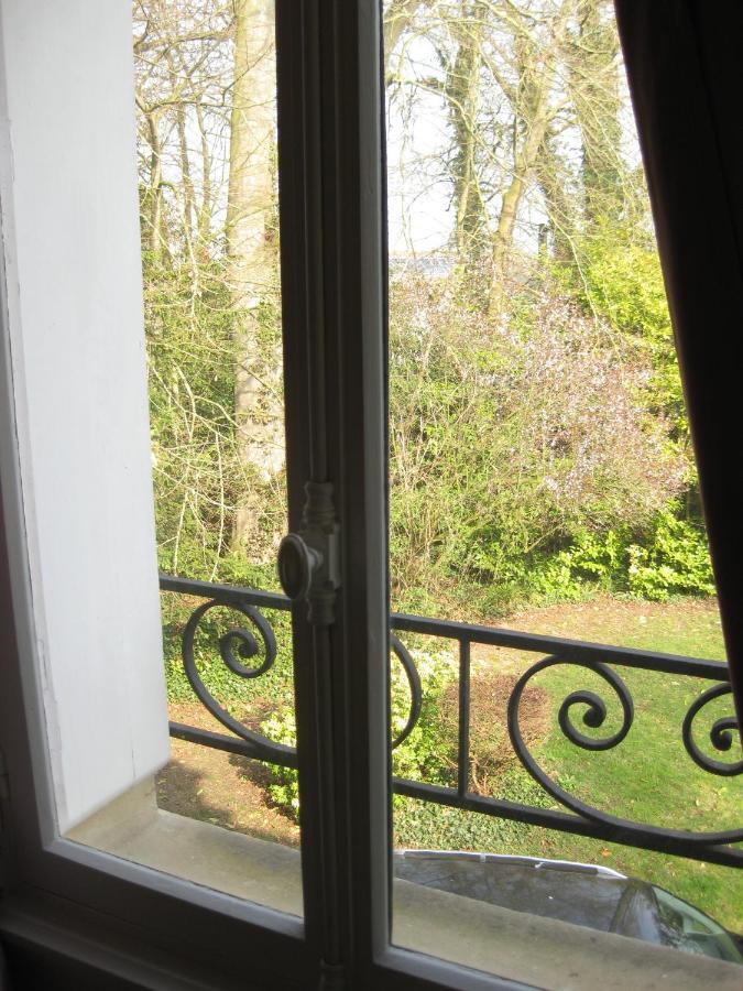 Chateau De Launay Bed & Breakfast Mery-Corbon Room photo