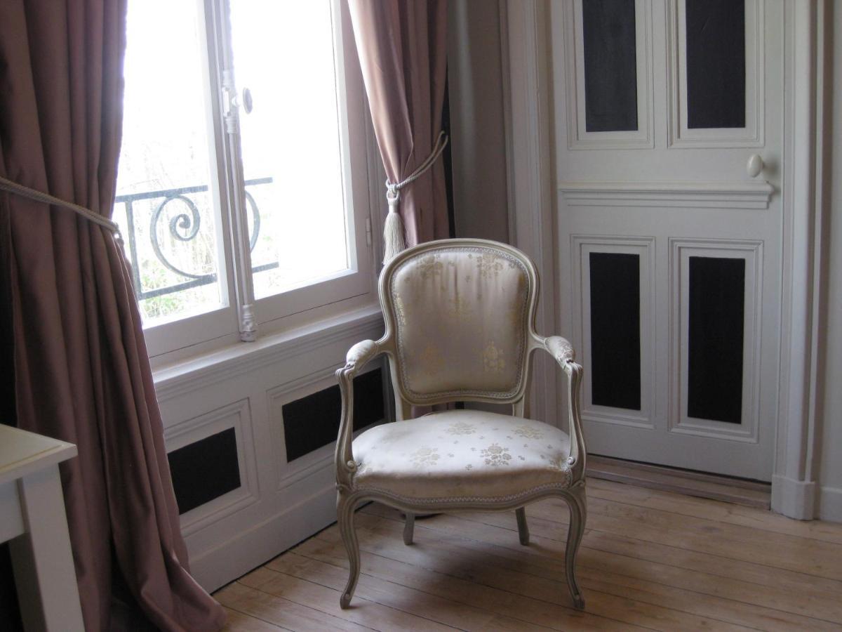 Chateau De Launay Bed & Breakfast Mery-Corbon Room photo