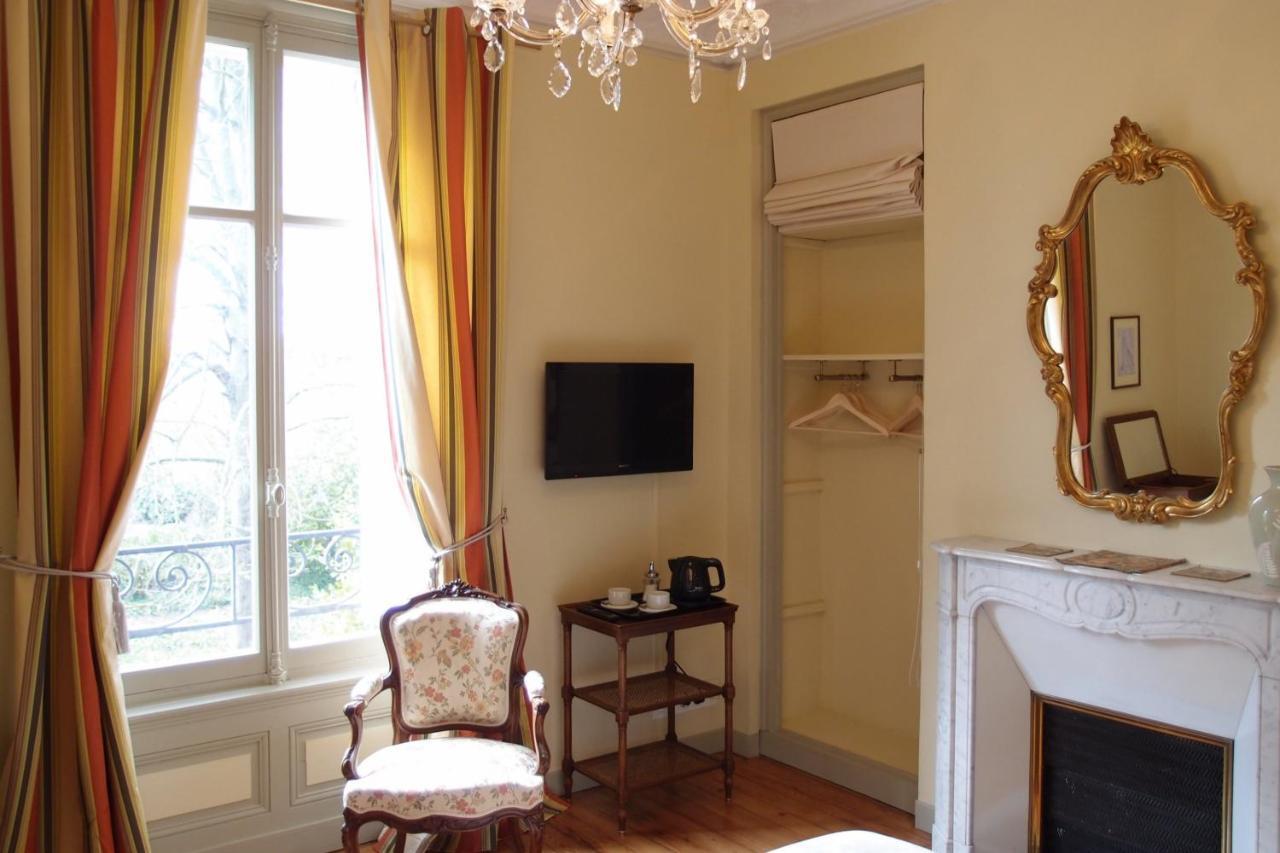 Chateau De Launay Bed & Breakfast Mery-Corbon Room photo